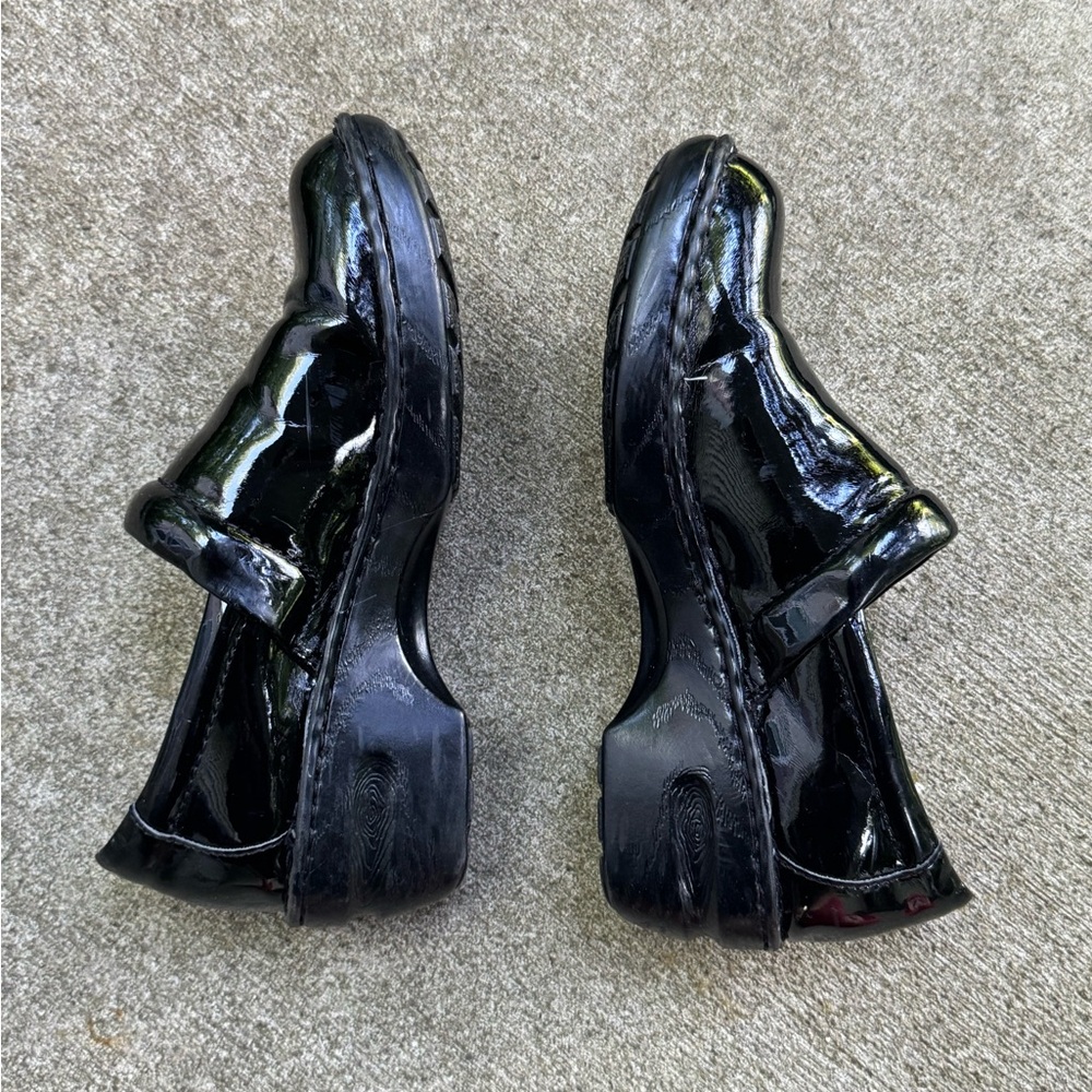 BOC Black Flats with Glossy Patent look  comfortable shoes  Size 7.5